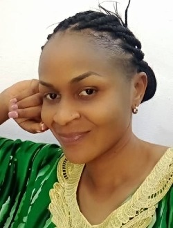 Profil de Alice, une femme célibataire de 32 ans à Yaoundé