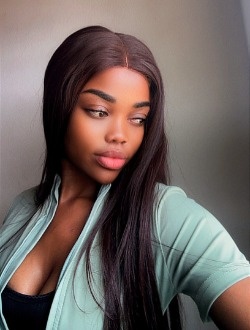 Profil de Xyarelle, une femme célibataire de 27 ans à Petit Abidjan-Youkou
