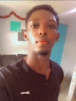 Profil de Emmanuel, un homme célibataire de 26 ans à Abidjan