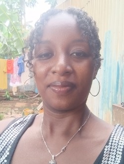 Profil de Julia, une femme célibataire de 37 ans à Antsiranana