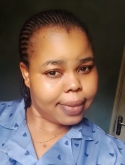 Profil de Chris, une femme célibataire de 27 ans à Kinshasa
