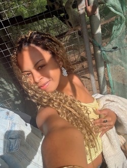 Profil de Calis, une femme célibataire de 21 ans à Toamasina