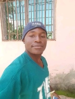Profil de Bibouth Franck-Loïc, un homme célibataire de 24 ans à Yaoundé
