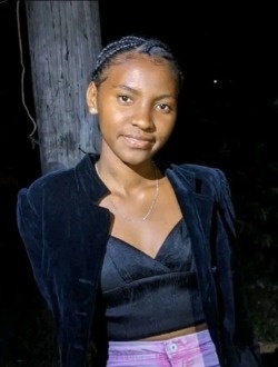 Profil de Violette, une femme célibataire de 21 ans à Adabo