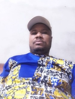 Profil de Besby., un homme célibataire de 35 ans à Djoungolo