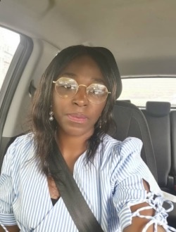 Profil de Christelle Elise, une femme célibataire de 39 ans à Abidjan