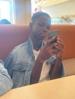 Profil de Onesime, un homme célibataire de 18 ans à Abi