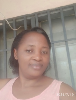 Profil de Juli, une femme célibataire de 40 ans à Yaoundé