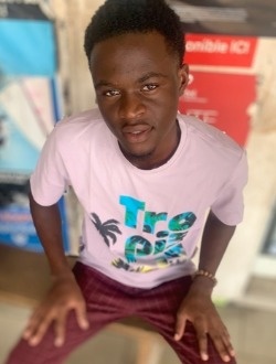 Profil de Léwis, un homme célibataire de 24 ans à Libreville