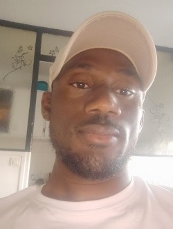Profil de Raphaël, un homme célibataire de 35 ans à Aast