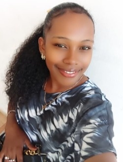 Profil de Sandrine, une femme célibataire de 25 ans à Antalaha