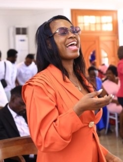 Profil de Lyly, une femme célibataire de 42 ans à Abaga