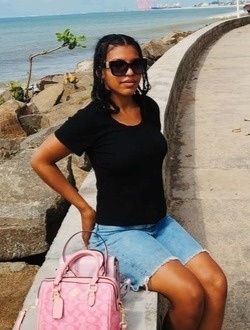 Profil de Angela, une femme célibataire de 21 ans à Toamasina