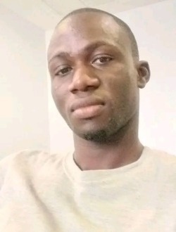 Profil de Pape, un homme célibataire de 30 ans à Thiès