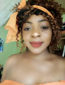 Profil de Paola, une femme célibataire de 30 ans à Éfoulan