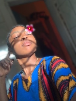 Profil de Florina, une femme célibataire de 20 ans à Abang