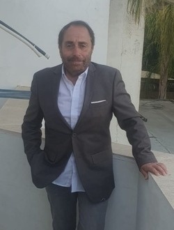 Profil de Albert, un homme célibataire de 44 ans à Paris
