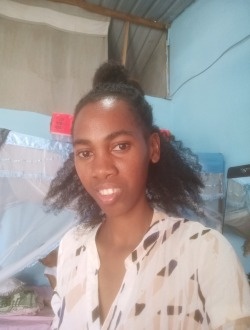 Profil de Sami, une femme célibataire de 25 ans à Akinganio