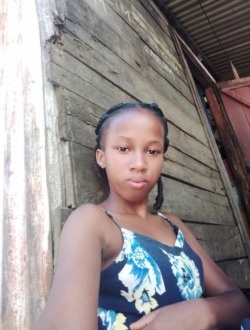 Profil de Ashiminah, une femme célibataire de 19 ans à Sambava
