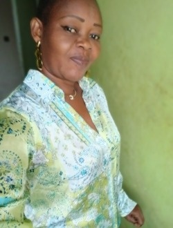 Profil de Josiane, une femme célibataire de 41 ans à Garoua Vindé