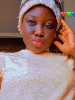 Profil de Auror, une femme célibataire de 24 ans à Lomé