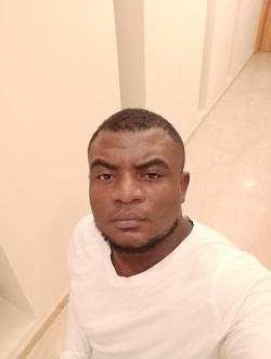 Profil de Stive, un homme célibataire de 33 ans à Palmeraie
