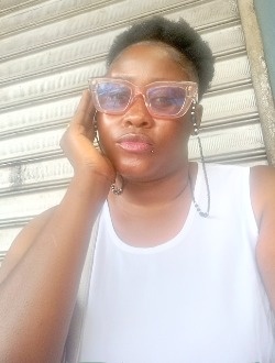 Profil de Stella Queen, une femme célibataire de 29 ans à Douala