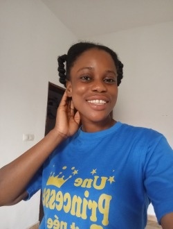 Profil de Esther, une femme célibataire de 33 ans à Abidjan