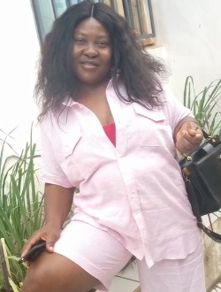 Profil de Alice, une femme célibataire de 45 ans à Meyo-Centre