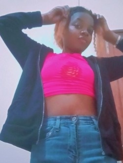Profil de Nirina, une femme célibataire de 27 ans à Amboakatra-Mahasoa
