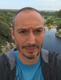 Profil de Julien, un homme célibataire de 43 ans à Caen