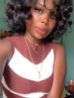 Profil de Felicia, une femme célibataire de 23 ans à Yaoundé