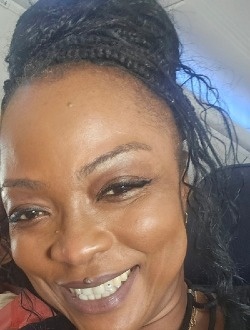 Profil de Eva, une femme célibataire de 50 ans à Denderleeuw