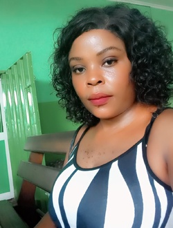 Profil de Reine, une femme célibataire de 32 ans à Brazzaville