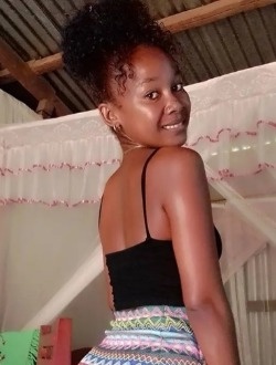 Profil de Lalie, une femme célibataire de 18 ans à Aborano