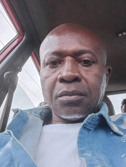 Profil de David, un homme célibataire de 48 ans à Yaoundé