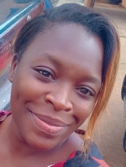 Profil de Amina Raissa, une femme célibataire de 34 ans à Yaoundé