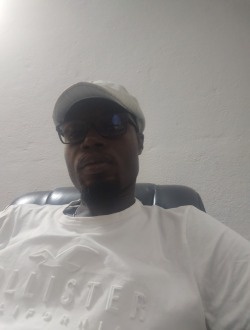 Profil de Angelo, un homme célibataire de 39 ans à Lomé