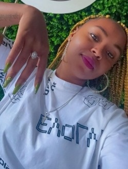 Profil de Marie, une femme célibataire de 27 ans à Aharana