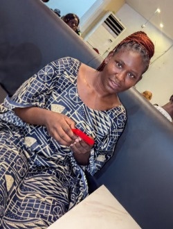 Profil de Claire, une femme célibataire de 24 ans à Douala