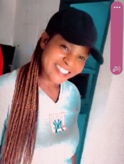 Profil de Angeline, une femme célibataire de 48 ans à Akwaya-Oliti