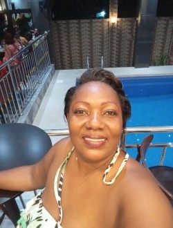 Profil de Hélène, une femme célibataire de 43 ans à Douala