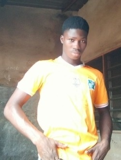 Profil de M, un homme célibataire de 18 ans à Lomé
