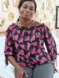 Profil de Ahou Albertine, une femme célibataire de 50 ans à Abadjin-Doumé