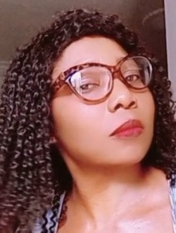 Profil de Nina, une femme célibataire de 42 ans à Al Marsá