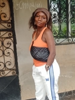 Profil de Marie Florence, une femme célibataire de 46 ans à Yaoundé