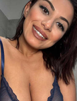 Profil de Nadia, une femme célibataire de 25 ans à Tunis
