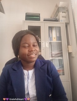 Profil de Marie-Dominique Ernestine, une femme célibataire de 29 ans à Bangui