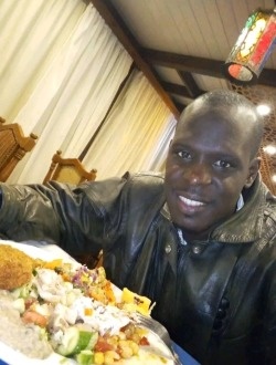 Profil de Adama, un homme célibataire de 40 ans à Abattoirs