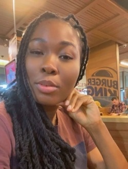 Profil de Leonie, une femme célibataire de 28 ans à Douala